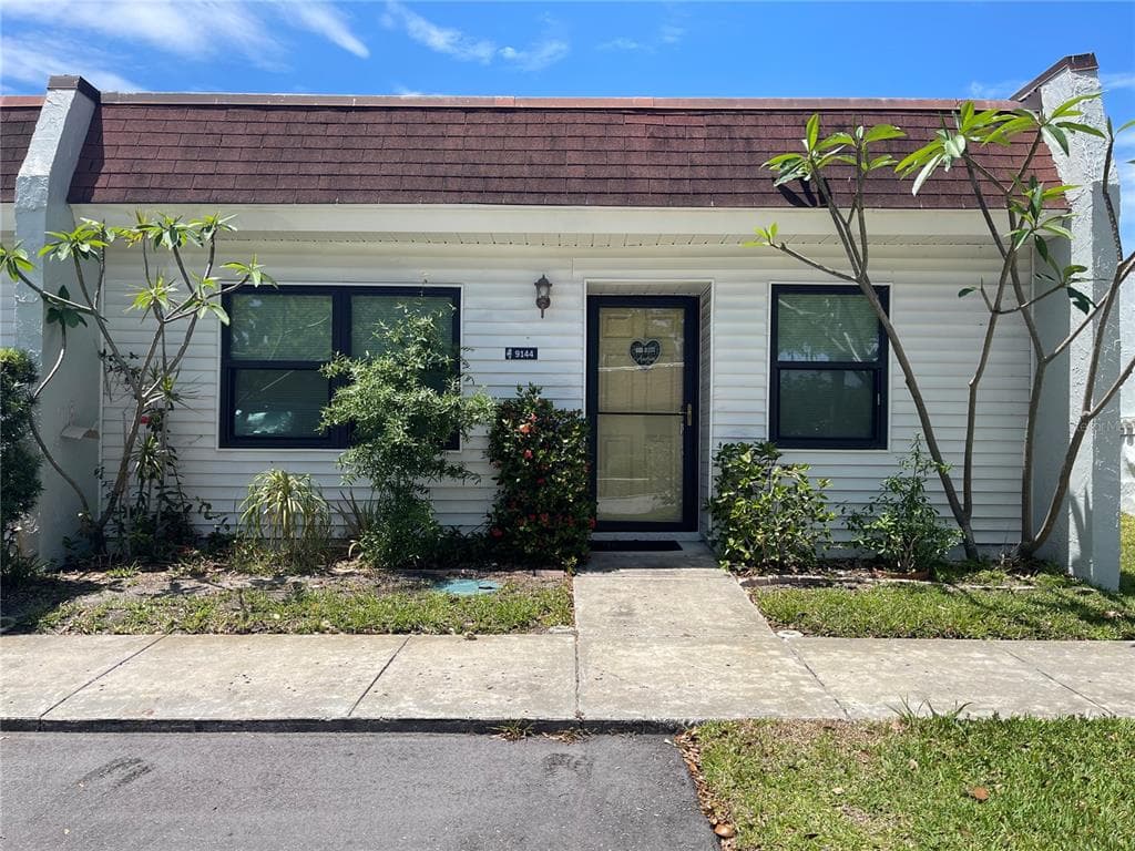 9144 OAKWOOD LANE UNIT F