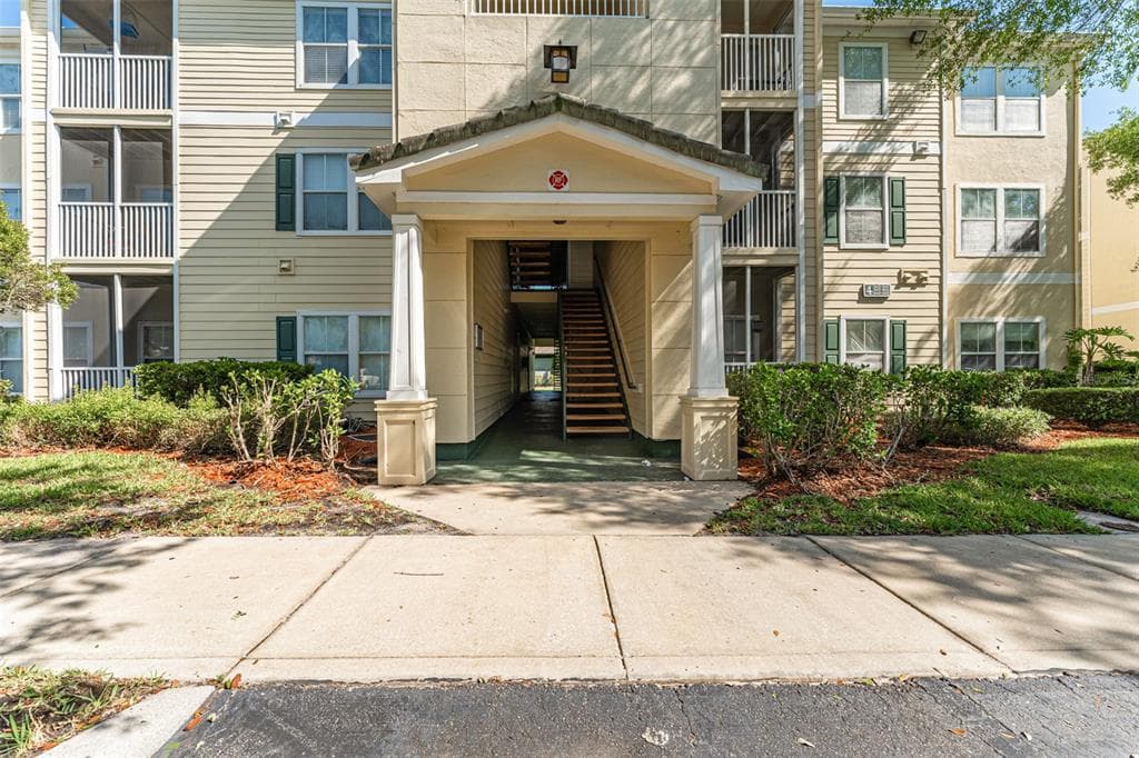 18439 BRIDLE CLUB DRIVE UNIT 0 TAMPA, FL 33647