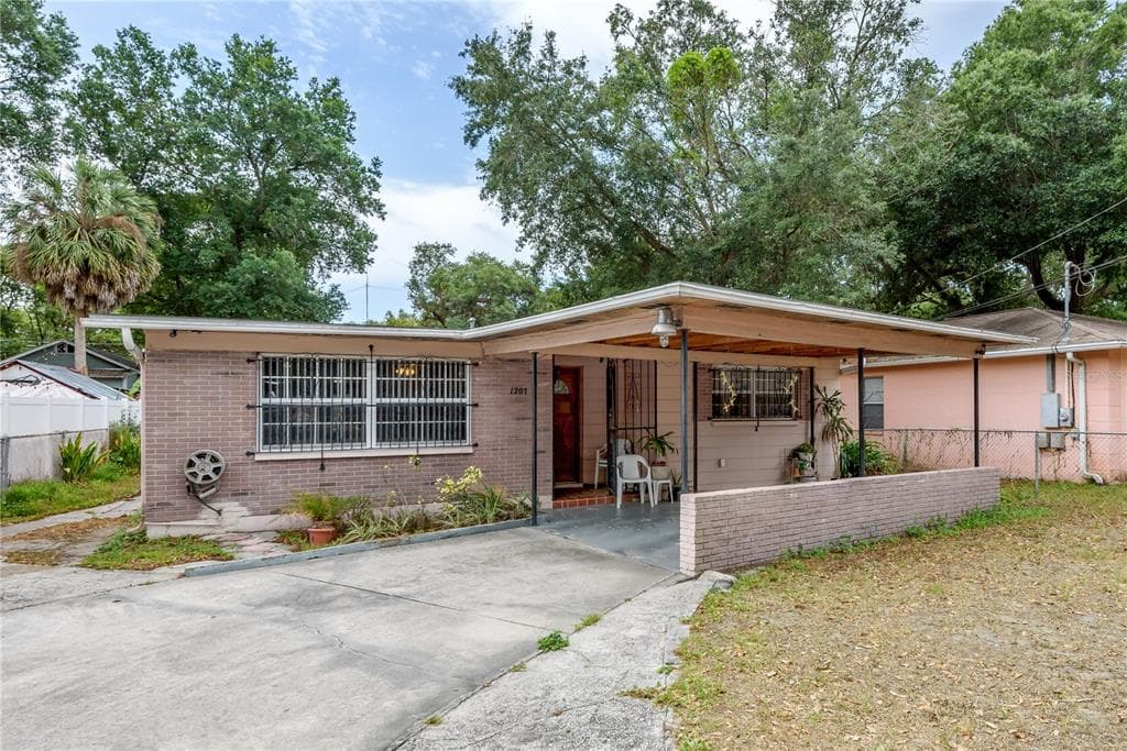 1207 E PALIFOX STREET TAMPA, FL 33603