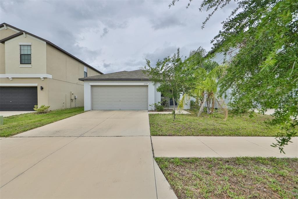10209 CARLOWAY HILLS DRIVE WIMAUMA, FL 33598