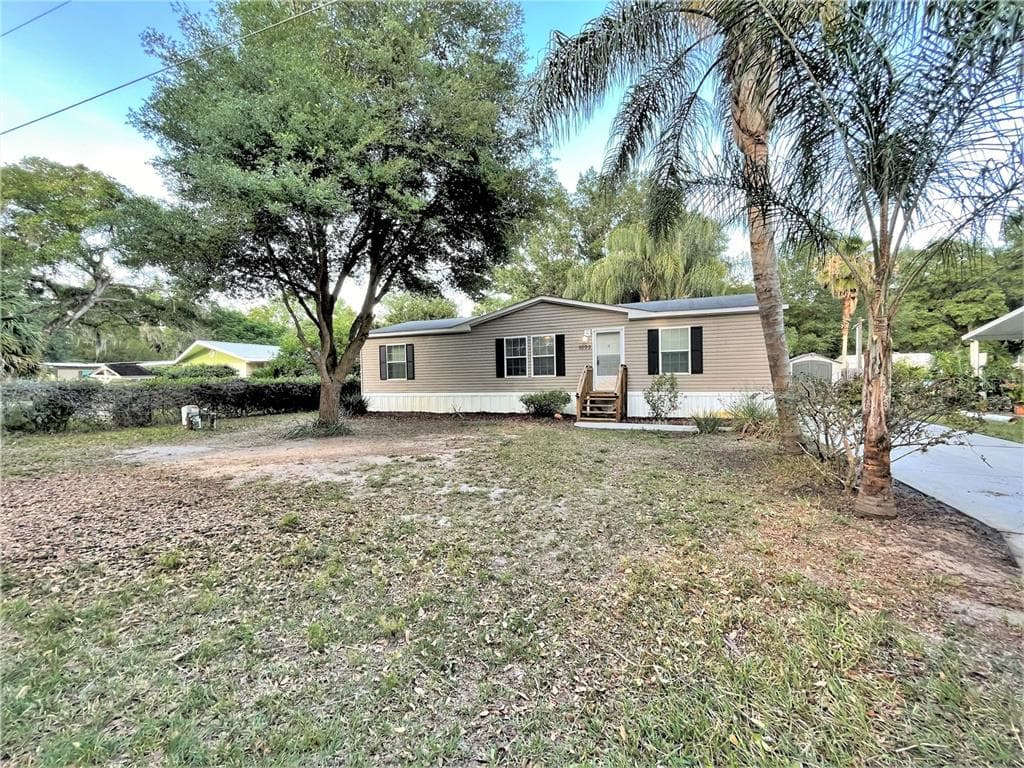 2099 SE 170TH AVENUE ROAD SILVER SPRINGS, FL 34488