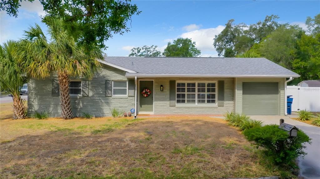 302 N LAUBER WAY TAMPA, FL 33609