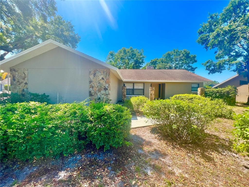 1605 S GOLFVIEW DRIVE PLANT CITY, FL 33566