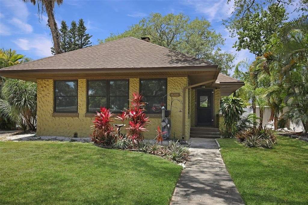 4218 HARRISBURG STREET NE ST PETERSBURG, FL 33703