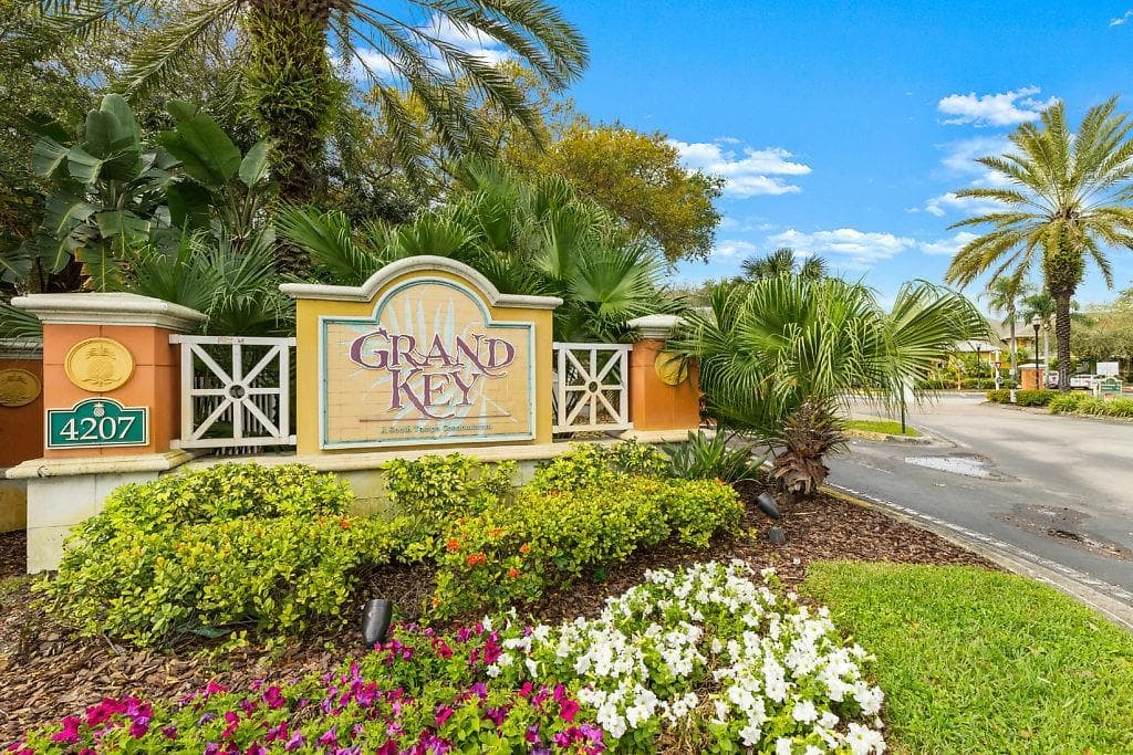 4207 S DALE MABRY HIGHWAY UNIT 3201 TAMPA, FL 33611