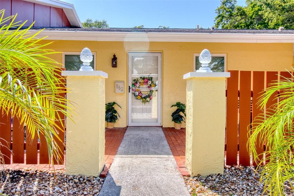 862 DE SOTO COURT UNIT 862 DUNEDIN, FL 34698