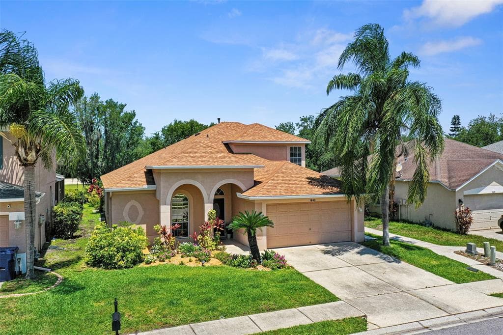 1643 CROSSVINE COURT