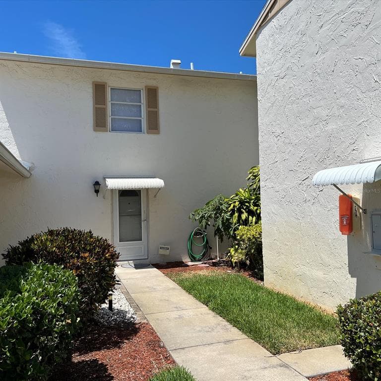 3255 39TH STREET S UNIT B ST PETERSBURG, FL 33711