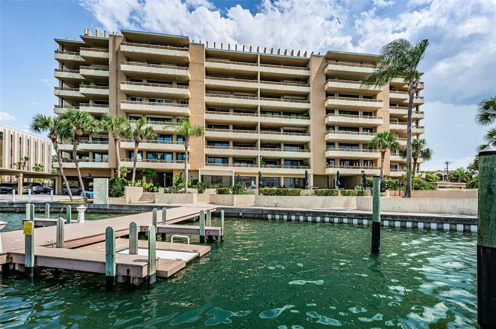 5701 MARINER STREET UNIT 502 TAMPA, FL 33609