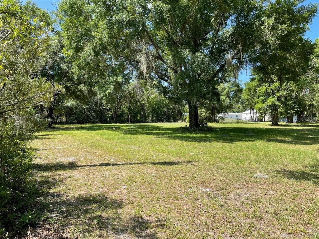 BAY AVENUE CRYSTAL SPRINGS, FL 33524