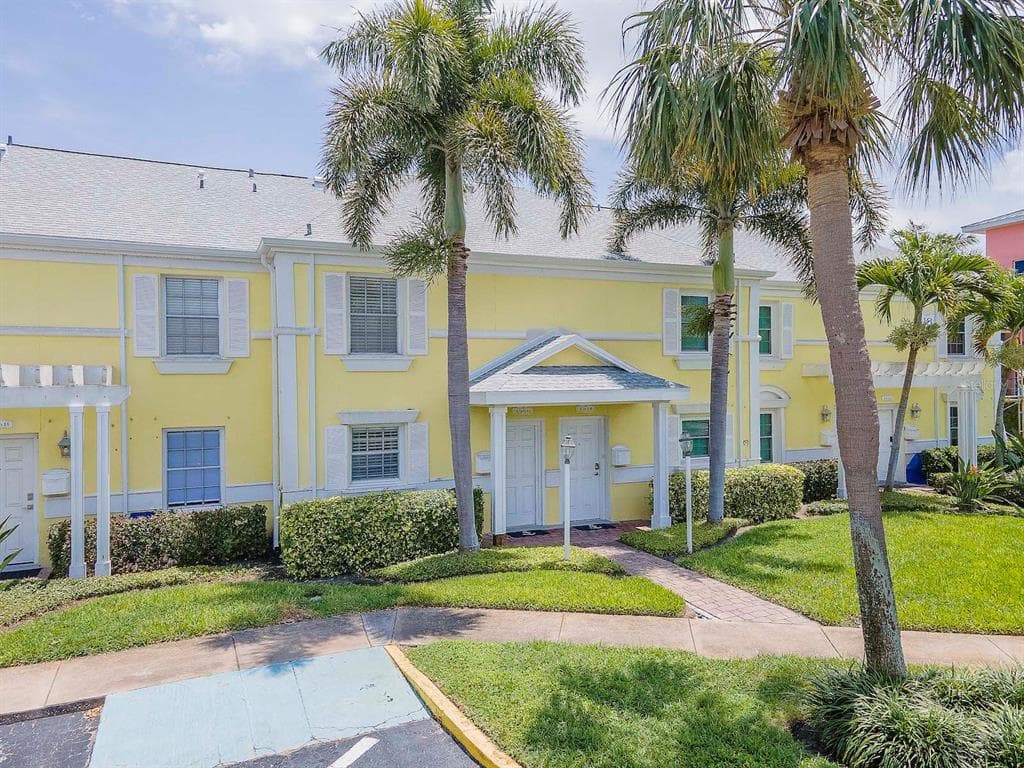 4966 COQUINA KEY DRIVE SE