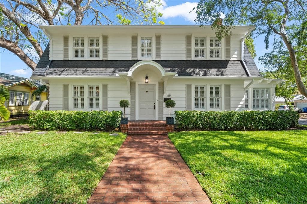 165 13TH AVENUE NE ST PETERSBURG, FL 33701
