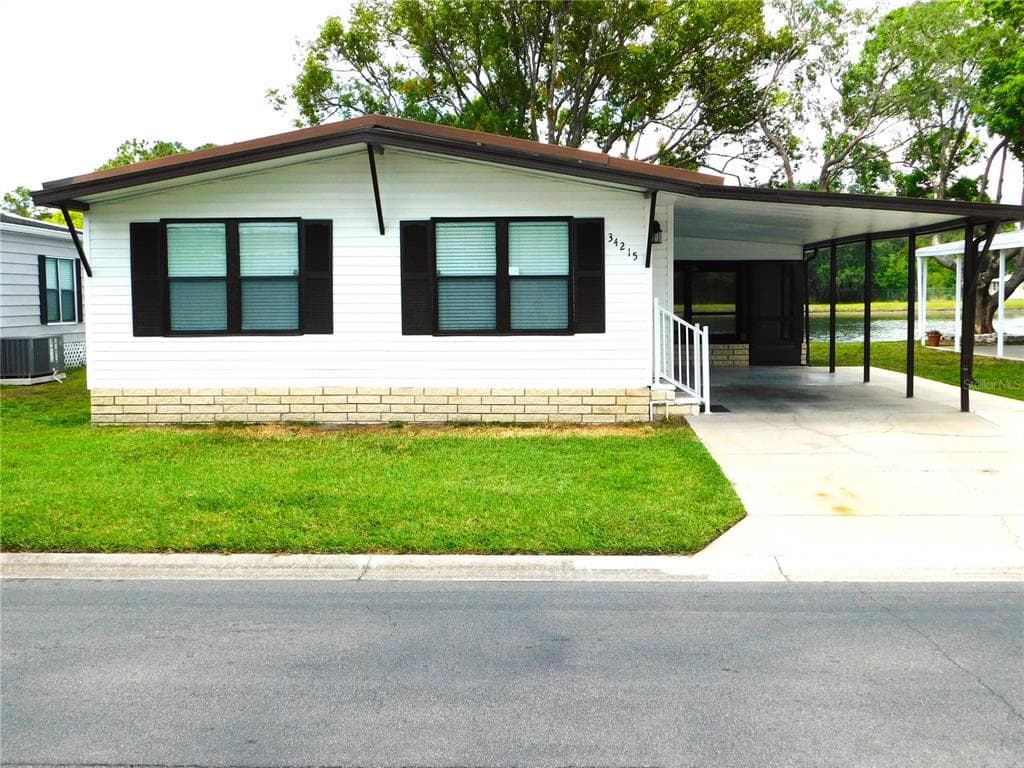 34215 COUNTRY BREEZE AVENUE WESLEY CHAPEL, FL 33543