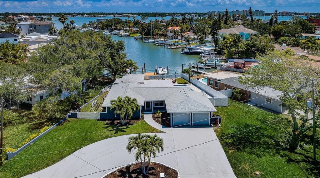 15905 REDINGTON DRIVE REDINGTON BEACH, FL 33708