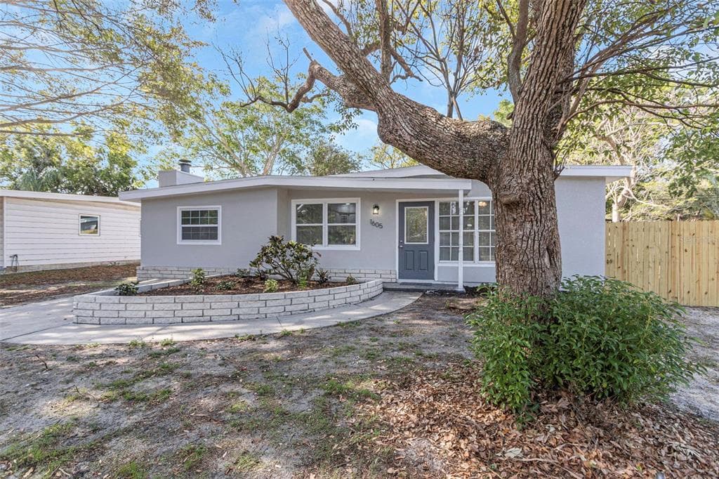 1605 SCOTT STREET CLEARWATER, FL 33755