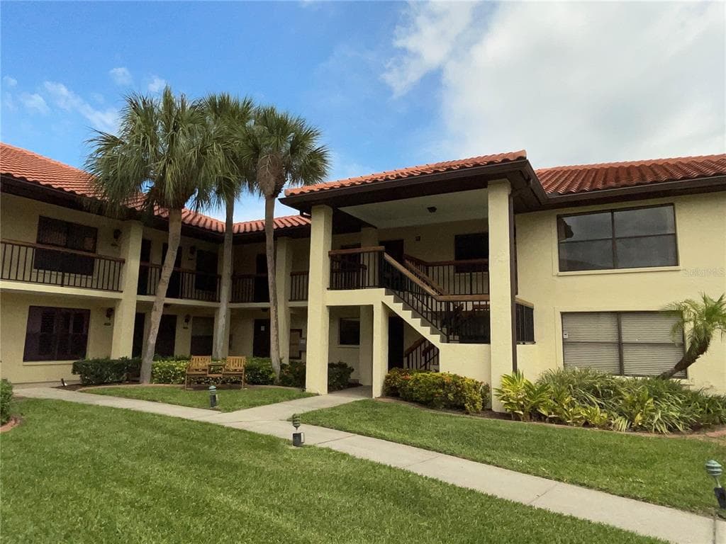 313 HAMMOCK PINE BOULEVARD CLEARWATER, FL 33761