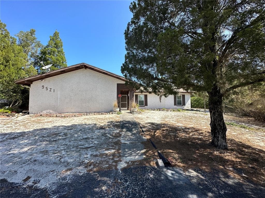 9521 DELRAY DRIVE NEW PORT RICHEY, FL 34654