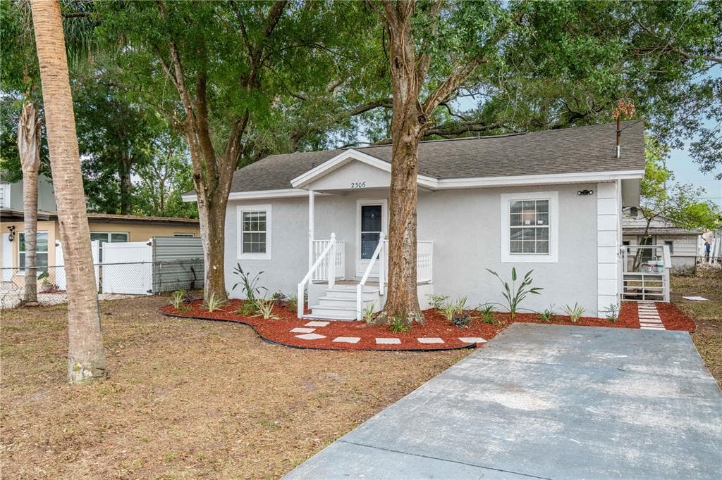 2306 W POWHATAN AVENUE TAMPA, FL 33603