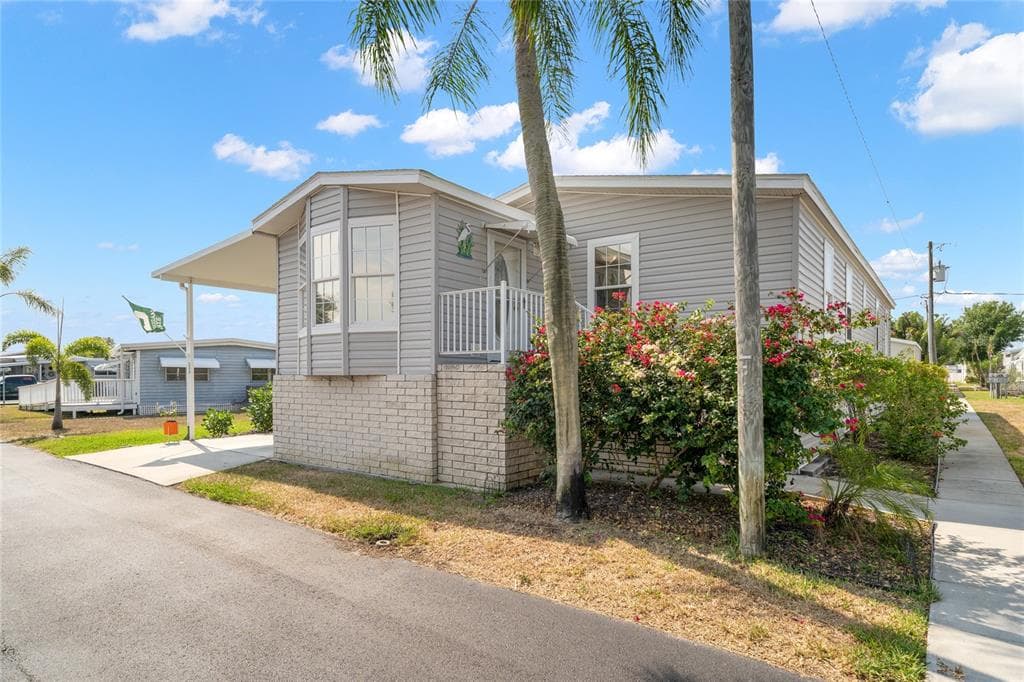 118 MOUNT ISLE AVENUE NE UNIT 73 ST PETERSBURG, FL 33702