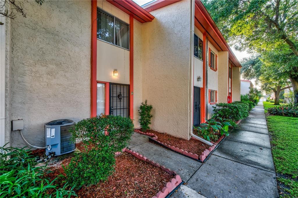 1620 58TH AVENUE S UNIT 5 ST PETERSBURG, FL 33712