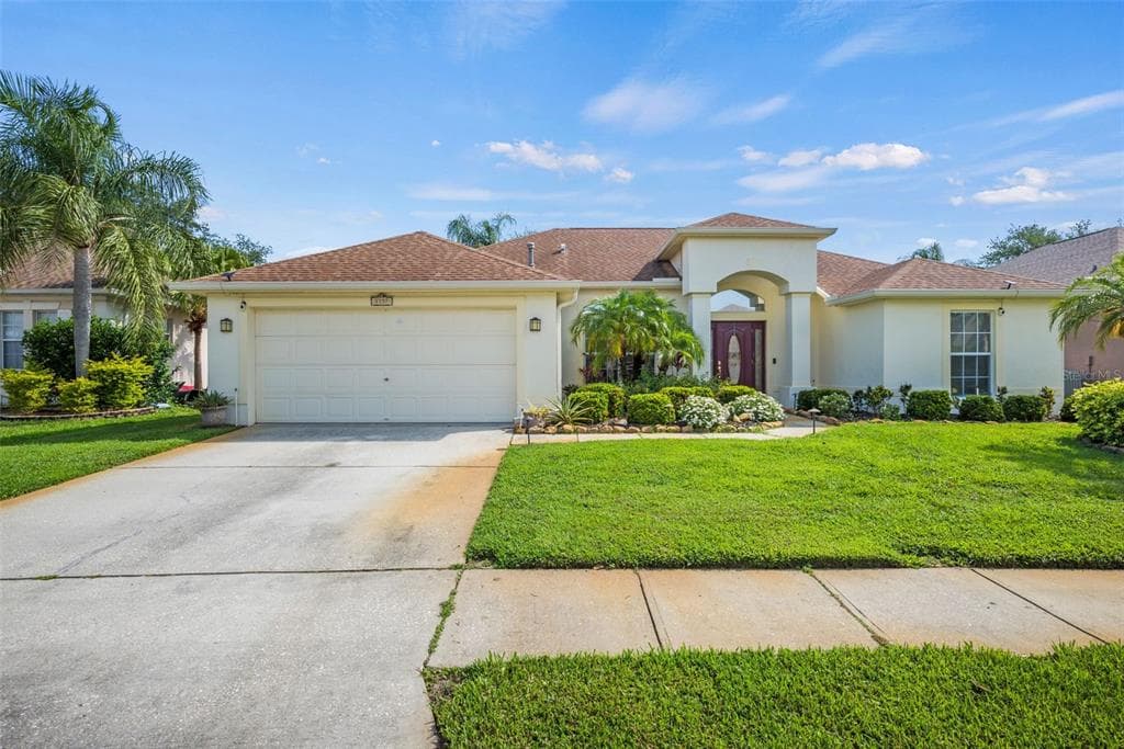 1137 RIVEREDGE DRIVE TARPON SPRINGS, FL 34689