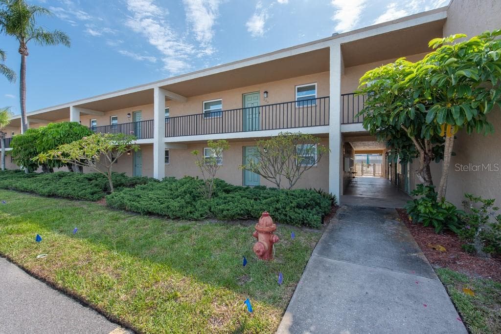12300 PARK BOULEVARD UNIT 206 SEMINOLE, FL 33772