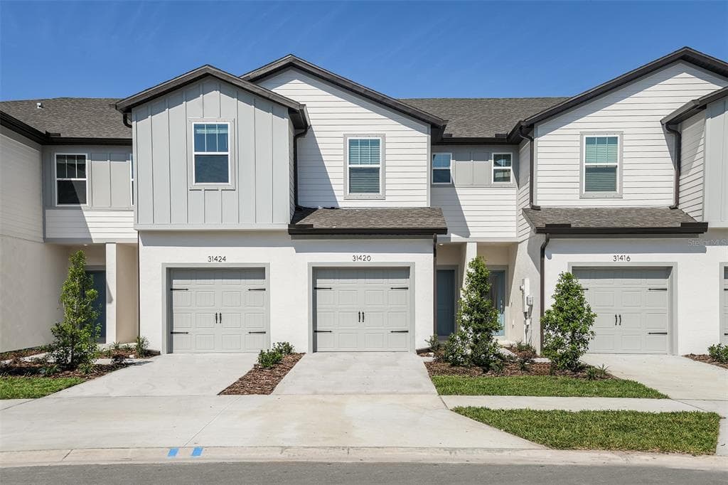 31420 AMBERVIEW BEND WESLEY CHAPEL, FL 33545