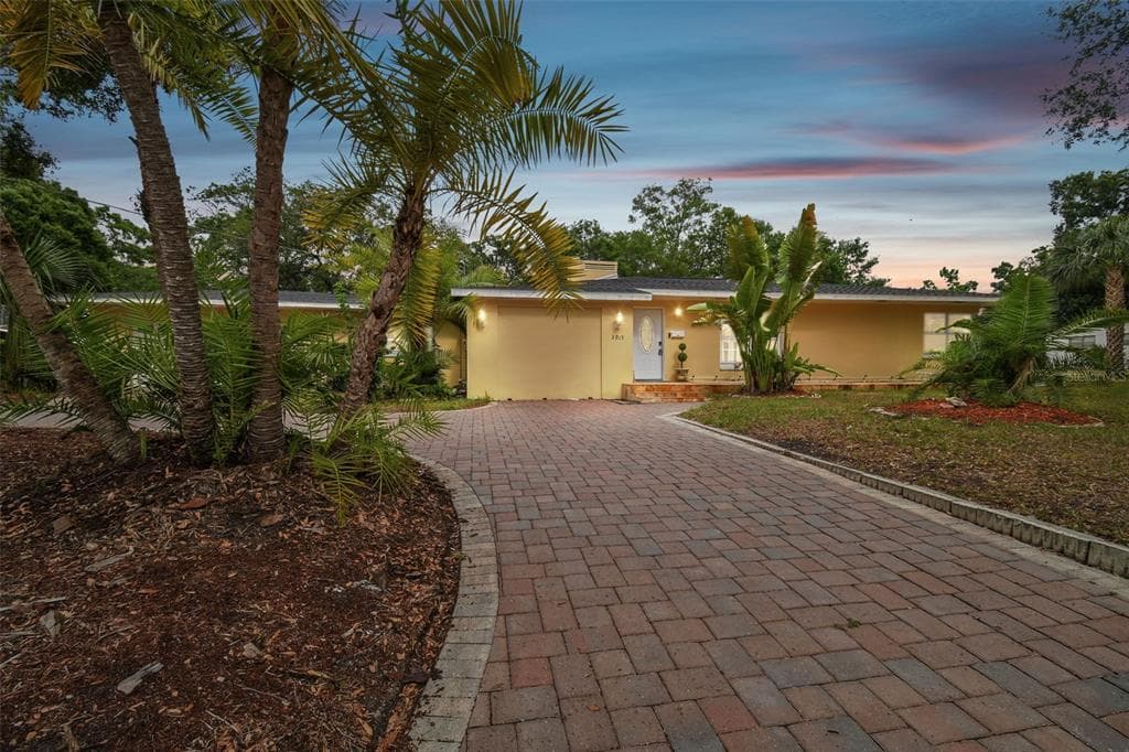 3915 N RIDGE AVENUE TAMPA, FL 33603