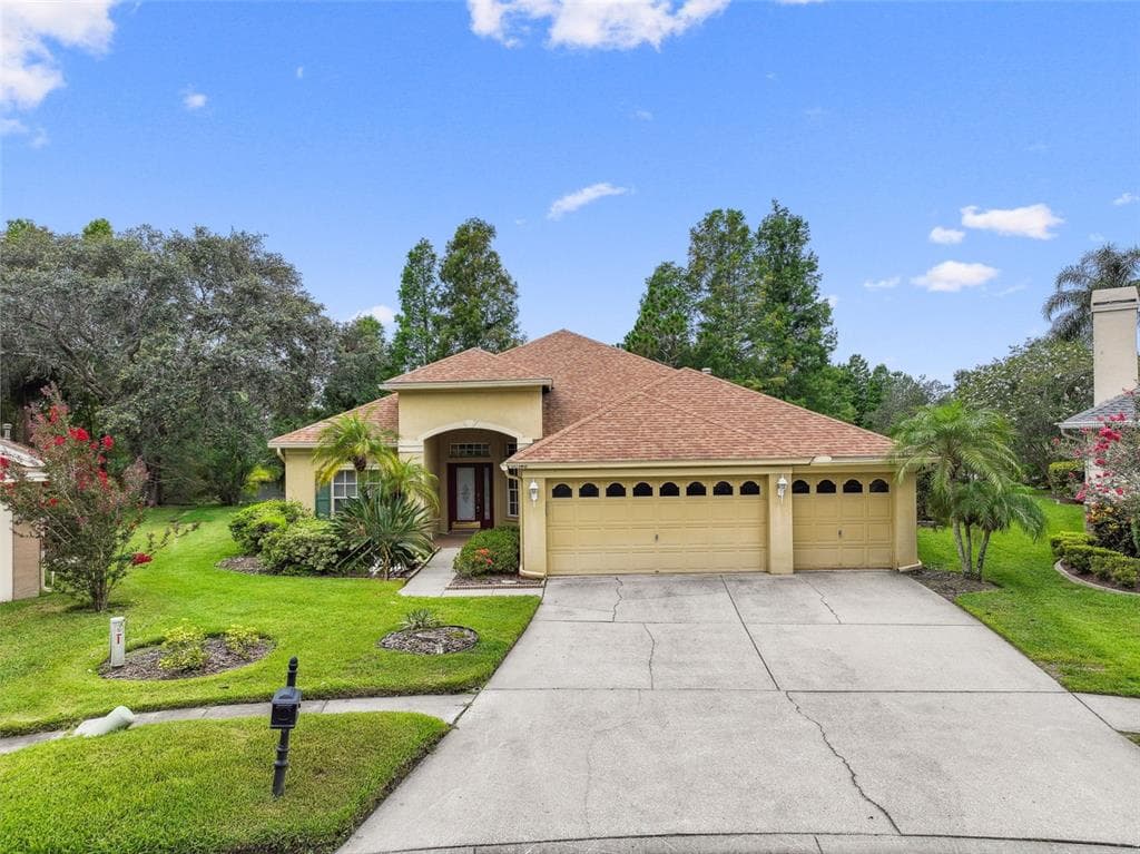 10348 ABBOTSFORD DRIVE TAMPA, FL 33626