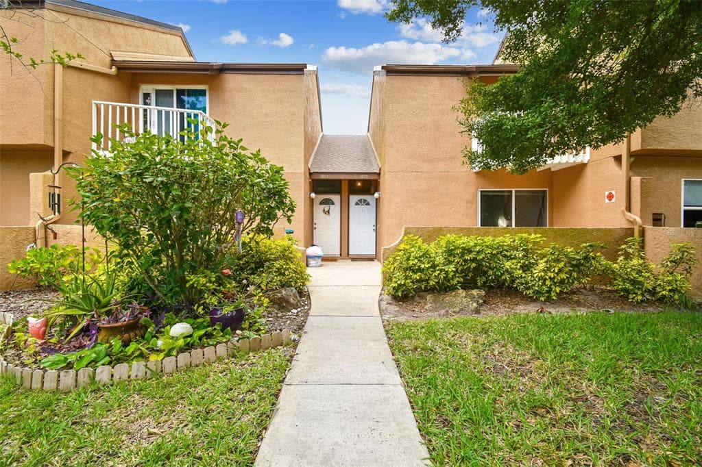 1805 CLEARBROOKE DRIVE UNIT 1805 CLEARWATER, FL 33760