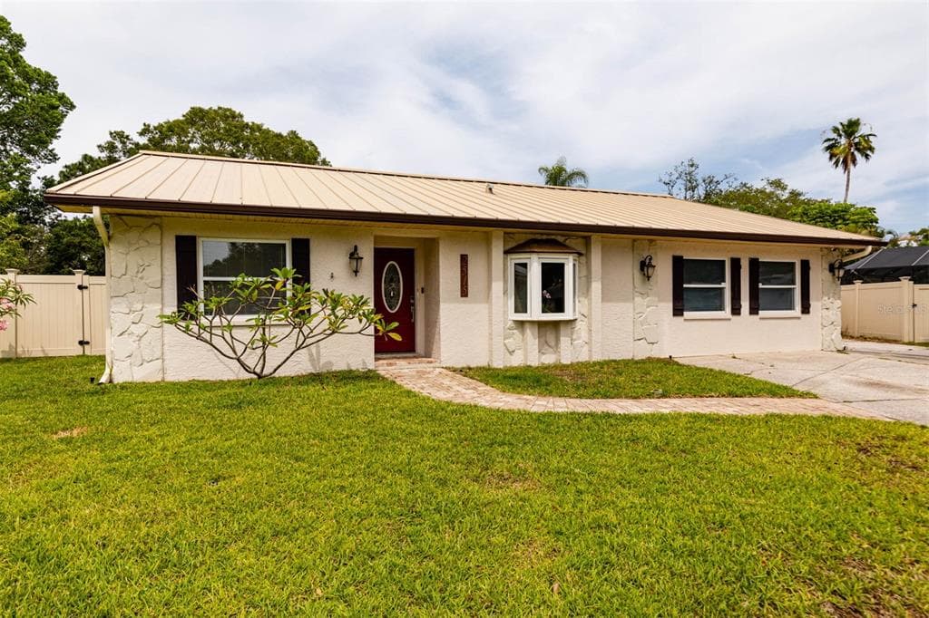 2515 BRIARWOOD COURT CLEARWATER, FL 33761