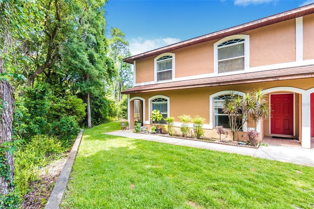 14702 PAR CLUB CIRCLE UNIT 14702 TAMPA, FL 33618