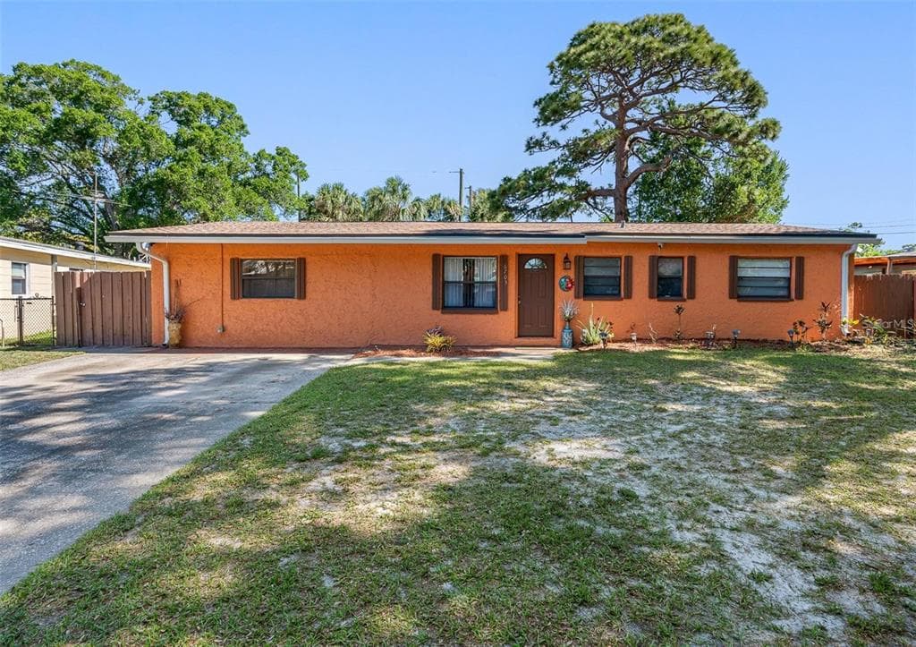6703 LENORE DRIVE TAMPA, FL 33634