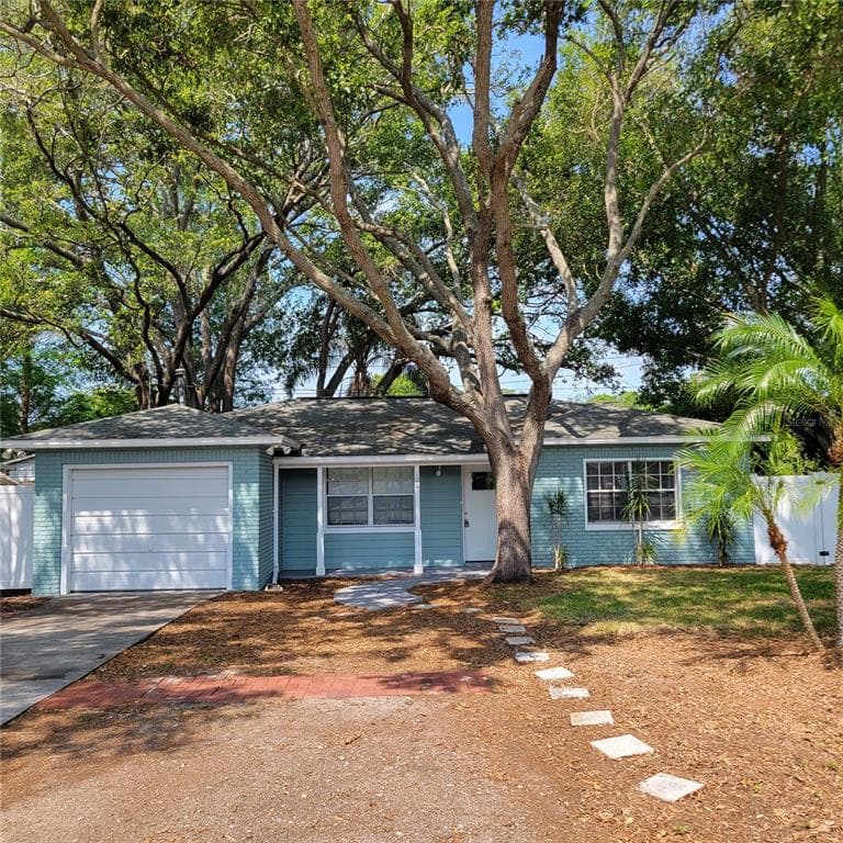 106 E VIRGINIA LANE CLEARWATER, FL 33759