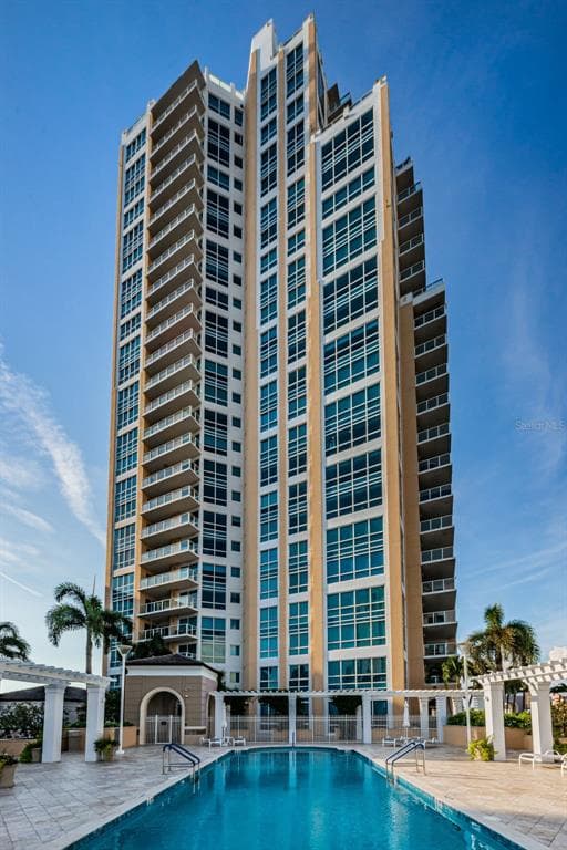 400 BEACH DRIVE NE UNIT 702
