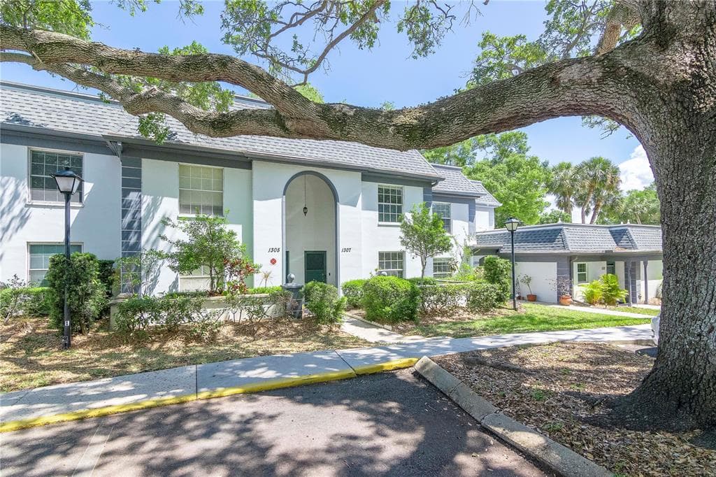 1307 N MCMULLEN BOOTH ROAD CLEARWATER, FL 33759