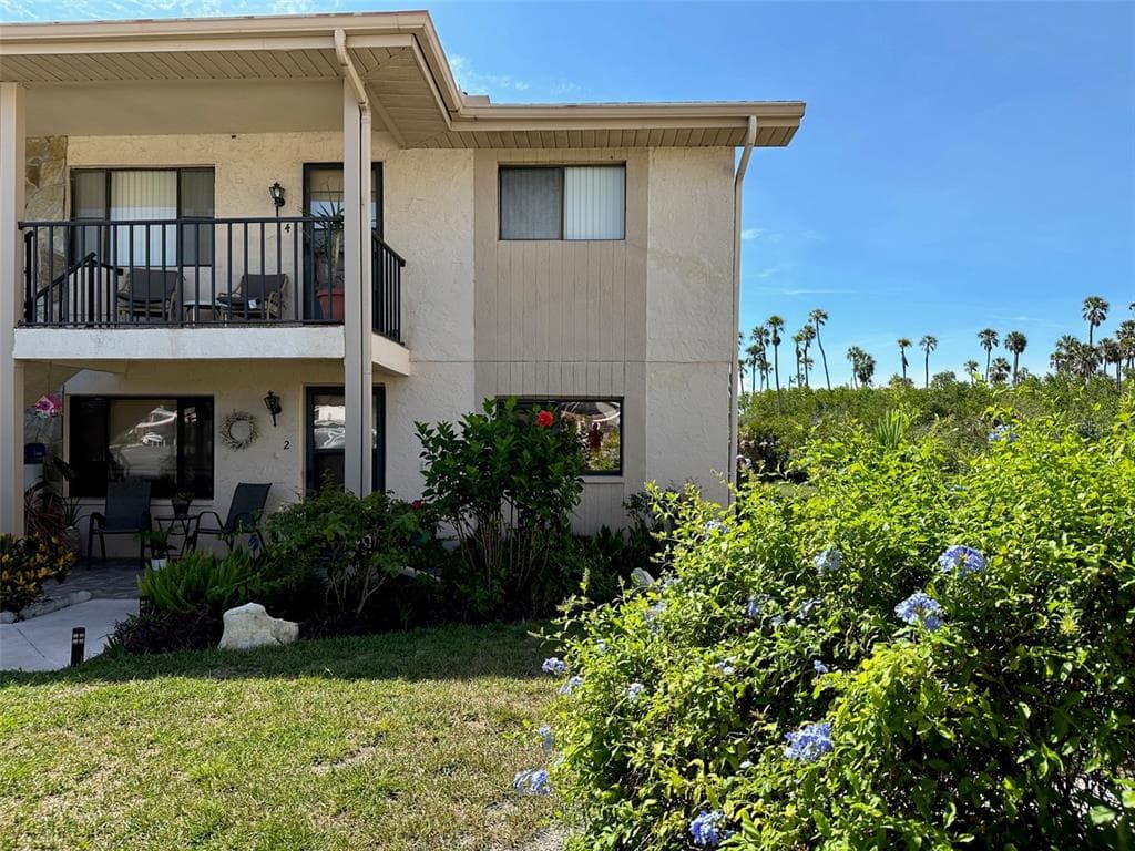 9940 EAGLES POINT CIRCLE UNIT 4 PORT RICHEY, FL 34668