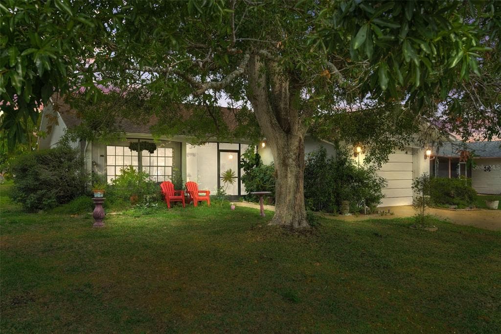 10736 HACHITA DRIVE PORT RICHEY, FL 34668