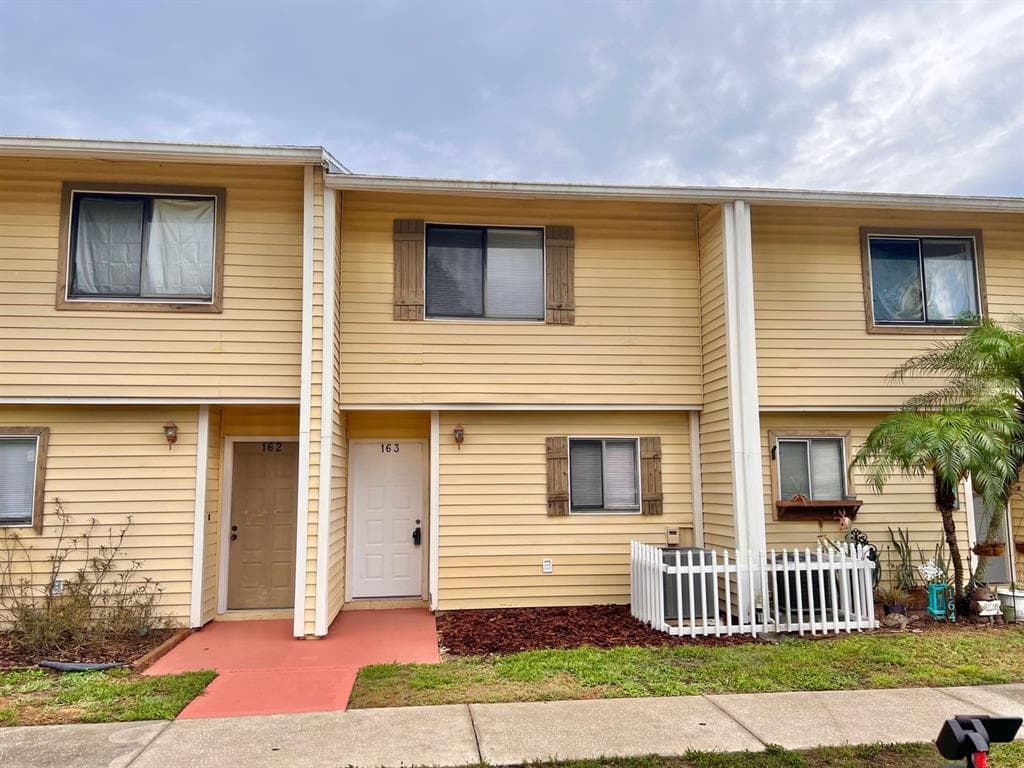 4401 DYLAN LOOP UNIT 163 LAND O LAKES, FL 34639