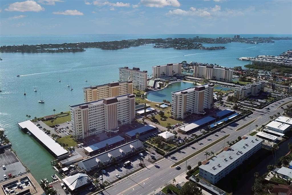 4525 COVE CIRCLE UNIT 407 ST PETERSBURG, FL 33708