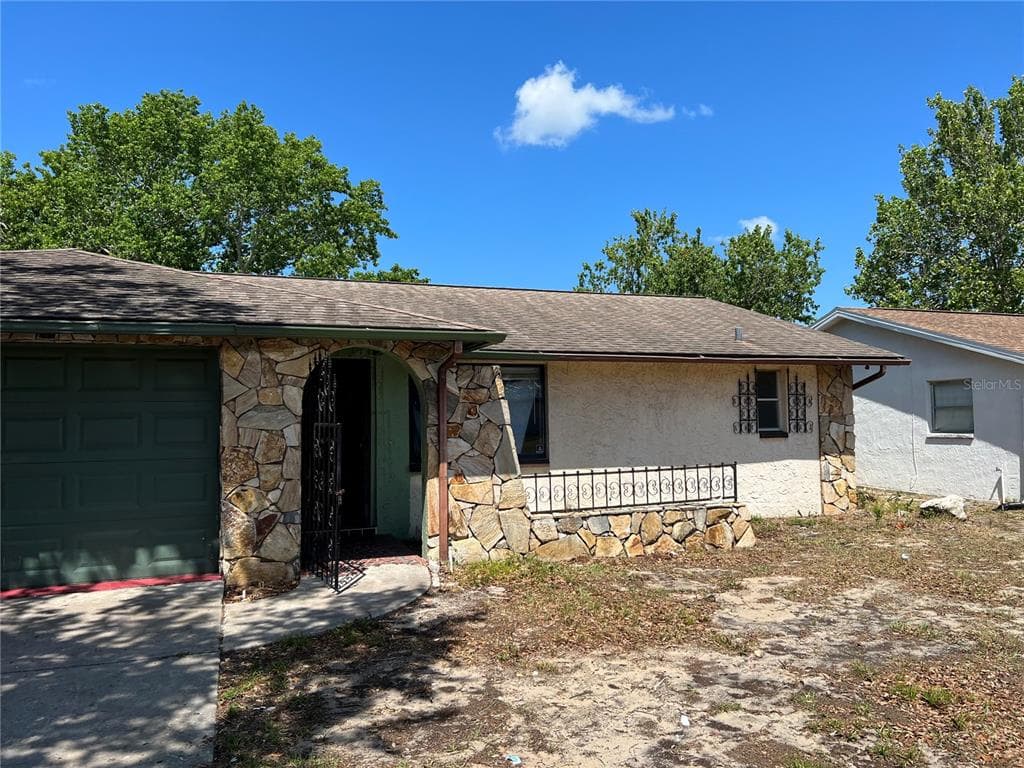 8915 ROBLE WAY PORT RICHEY, FL 34668