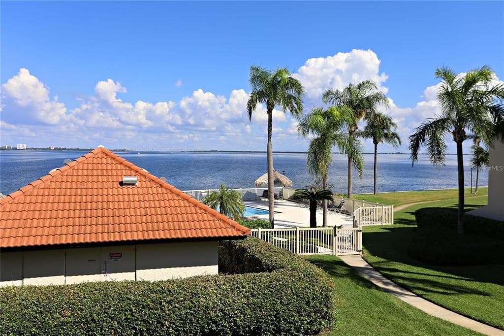103 1ST STREET E UNIT 113 TIERRA VERDE, FL 33715