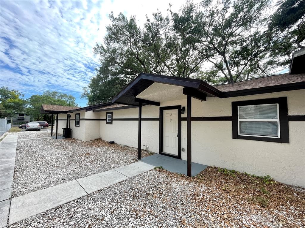 2878 WHITNEY ROAD UNIT B CLEARWATER, FL 33760