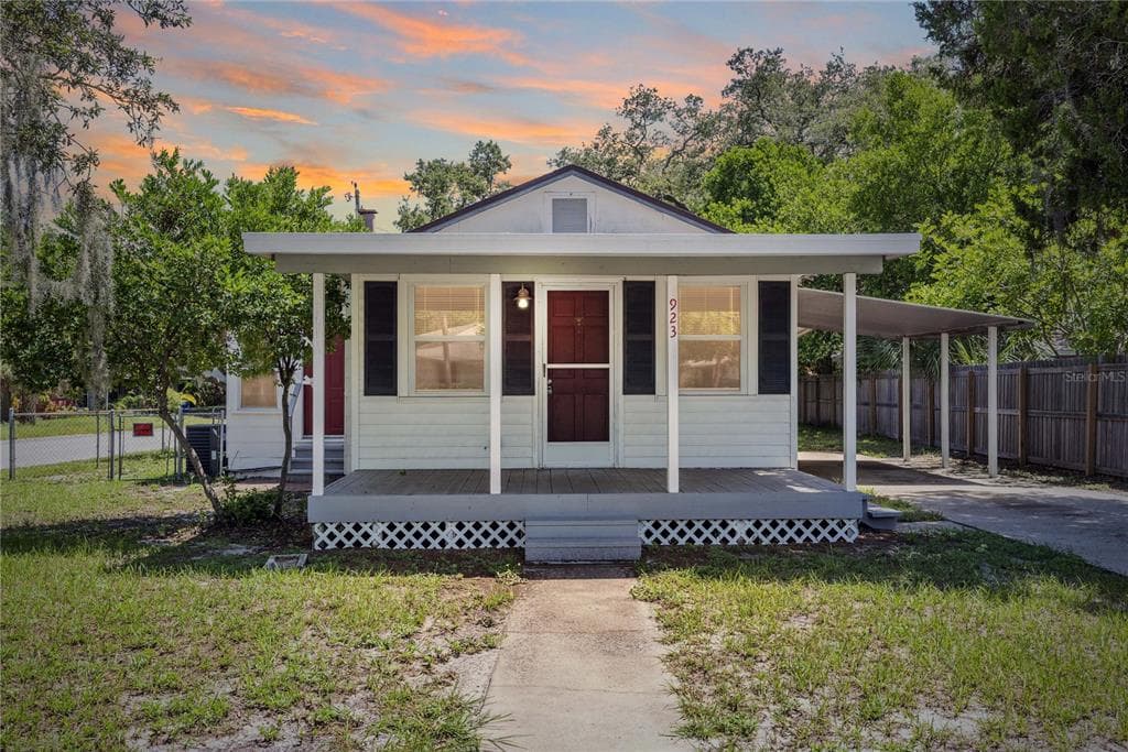 923 PINELLAS STREET CLEARWATER, FL 33756