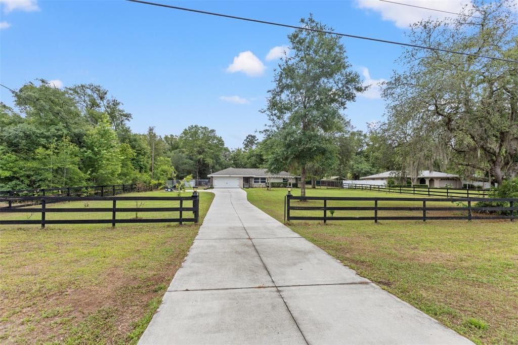 7680 E STAGE COACH TRAIL FLORAL CITY, FL 34436