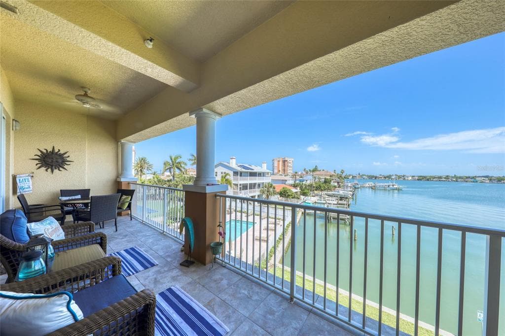 17715 GULF BOULEVARD UNIT 303 REDINGTON SHORES, FL 33708