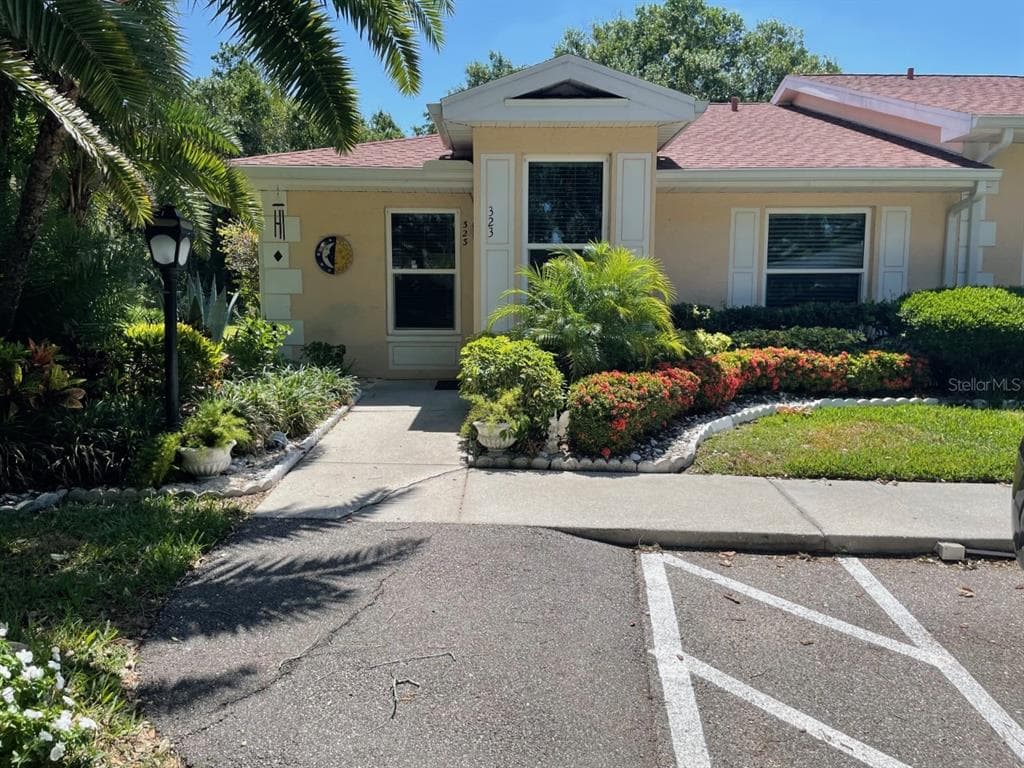 323 KINNERET WAY UNIT 04 SUN CITY CENTER, FL 33573