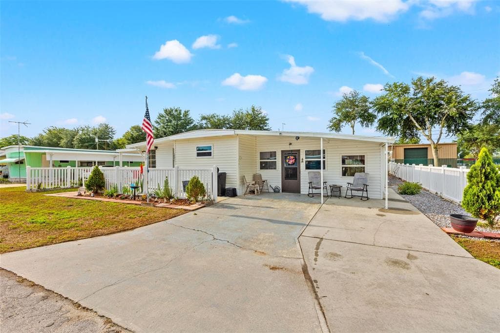 39032 OLA AVENUE ZEPHYRHILLS, FL 33542
