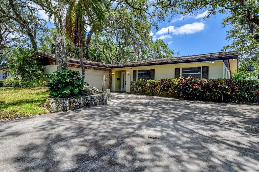 8121 56TH STREET N PINELLAS PARK, FL 33781