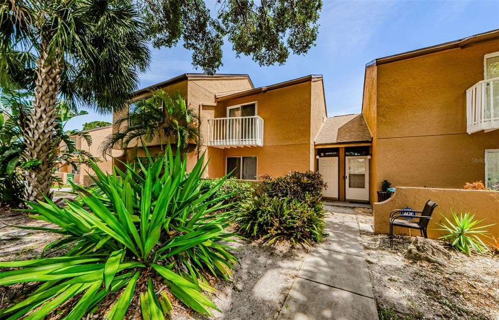1835 CLEARBROOKE DRIVE CLEARWATER, FL 33760